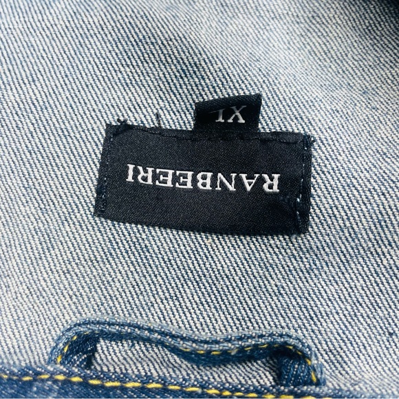 Upcycled ranbeeri blue jeans jacket with rivets and punch rock patch’s XL stars - Picture 6 of 8